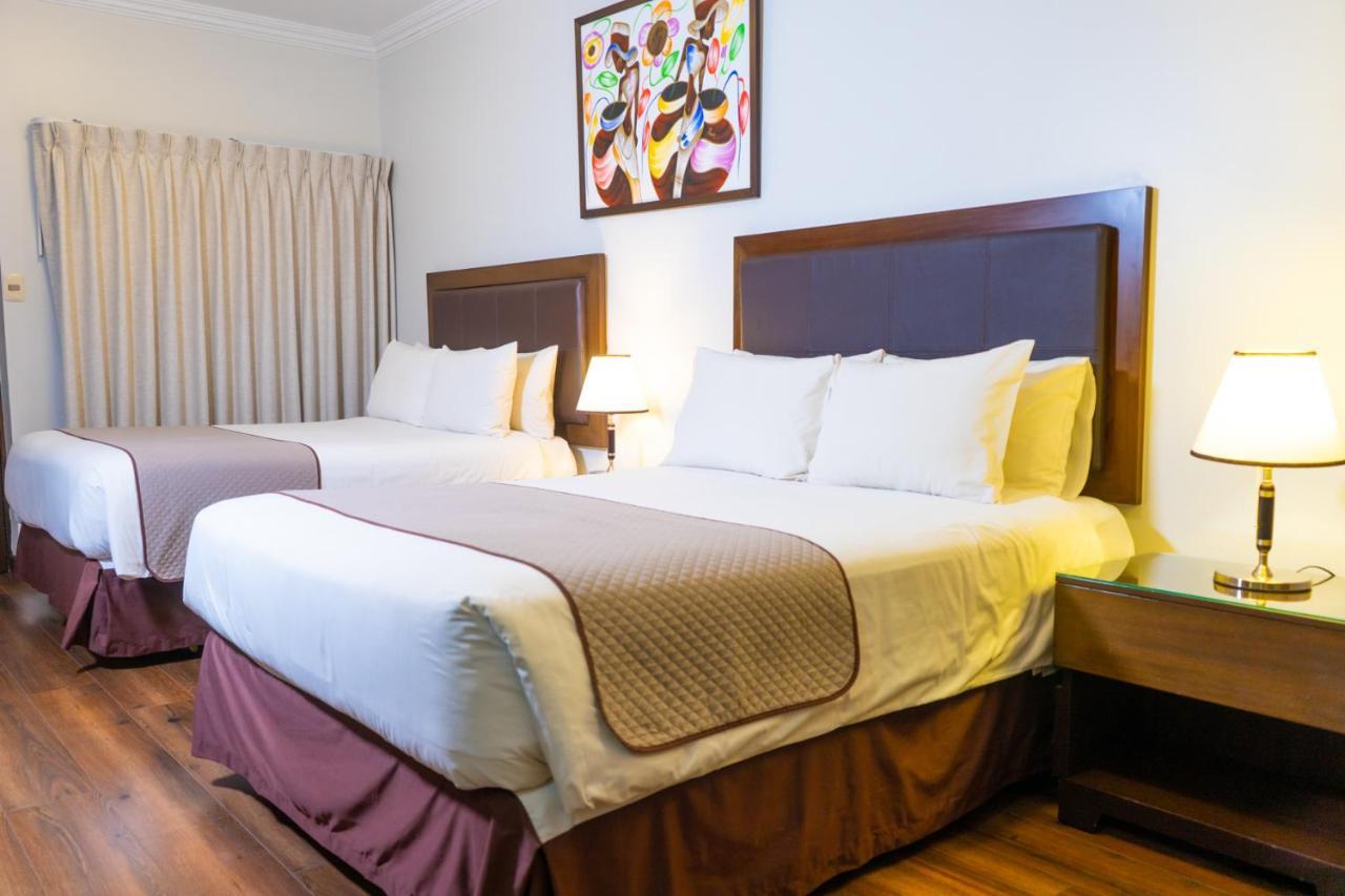 Twin Room,1553069521:JPEG